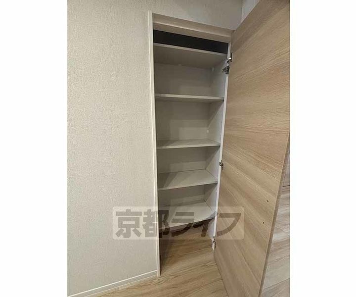京都府宇治市五ケ庄一番割の賃貸マンションの内装
