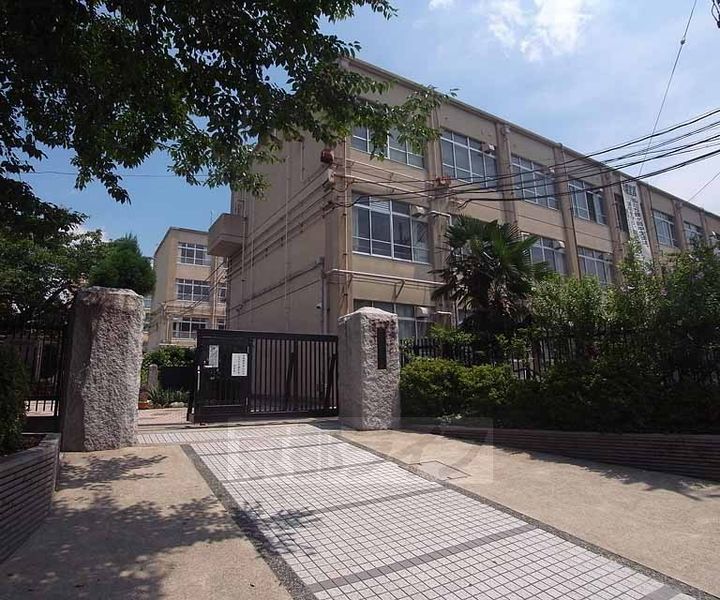 京都府京都市右京区嵯峨野清水町の賃貸マンションの周辺