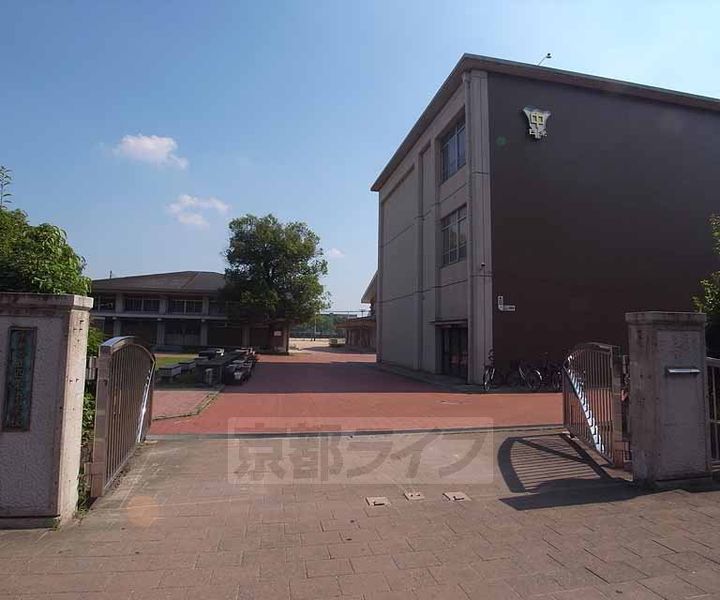 京都府京都市右京区西院四条畑町の賃貸マンションの周辺