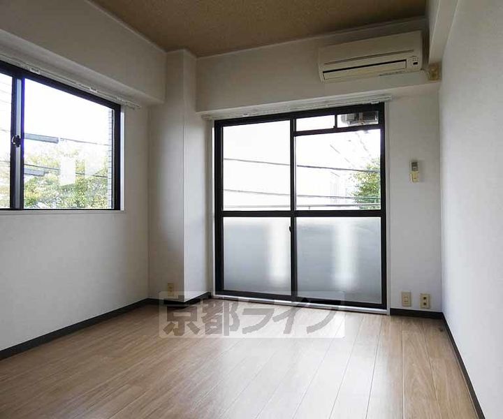 サンライズ淀201の居間