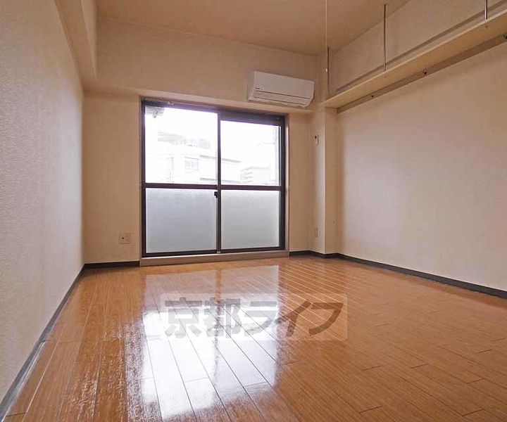 ACE in 向島308の居間