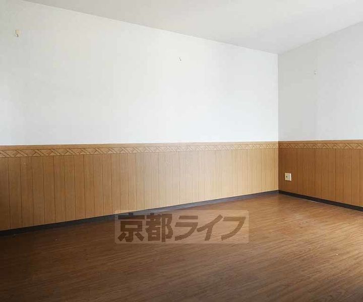 京都府京都市伏見区桃山町鍋島の賃貸マンションの居間