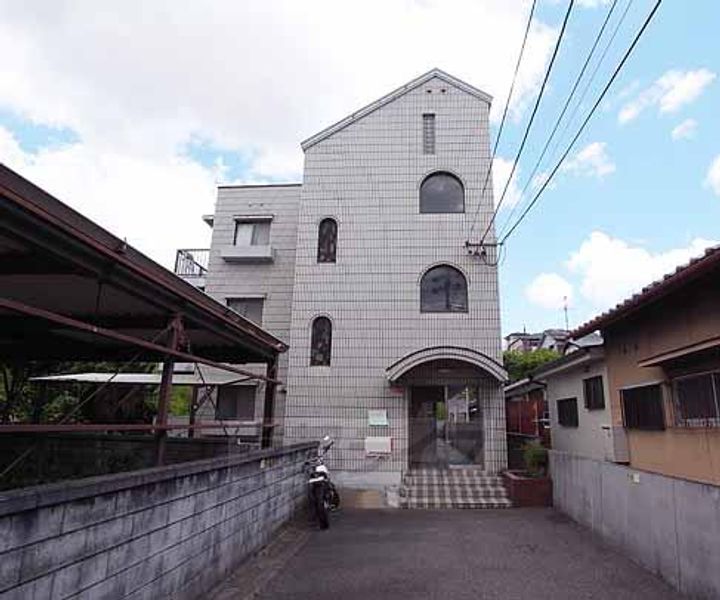 京都府宇治市広野町一里山の賃貸マンションの外観
