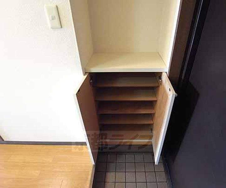 京都府宇治市広野町一里山の賃貸マンションの内装