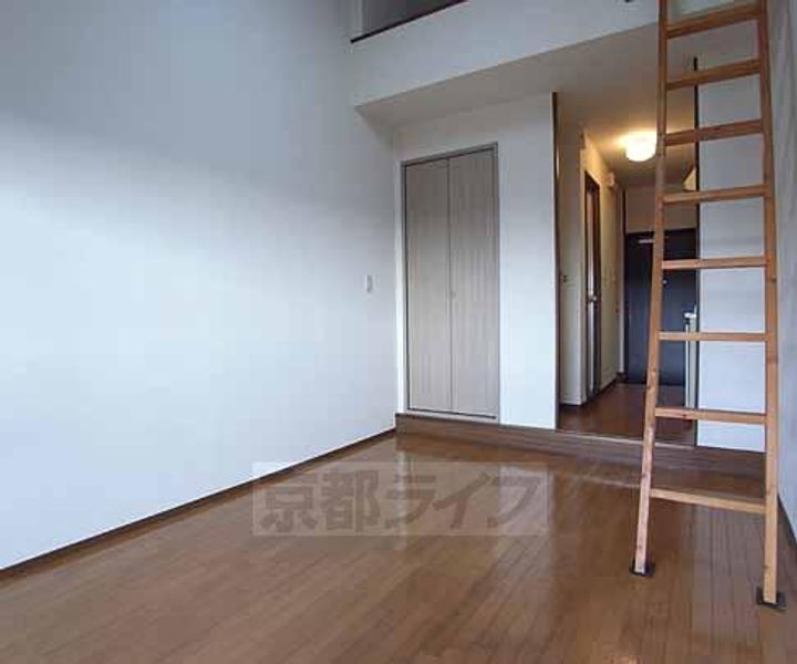 京都府宇治市広野町一里山の賃貸マンションの居間