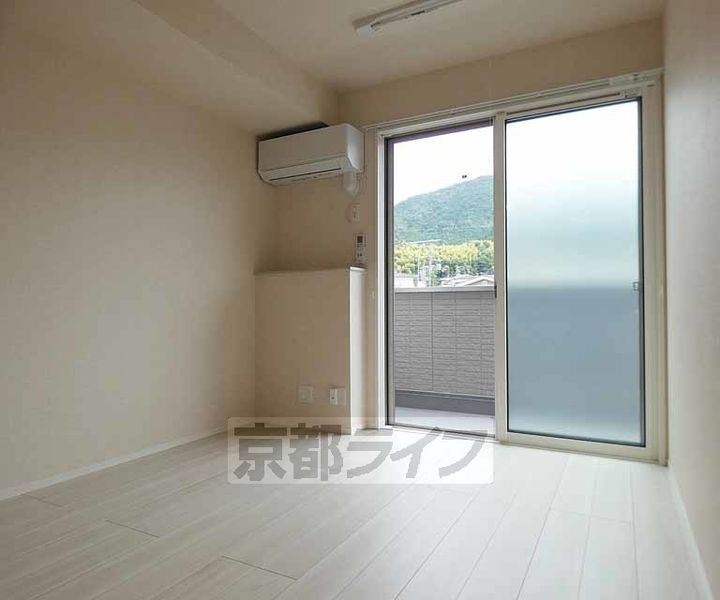 フロレゾン醍醐の居間