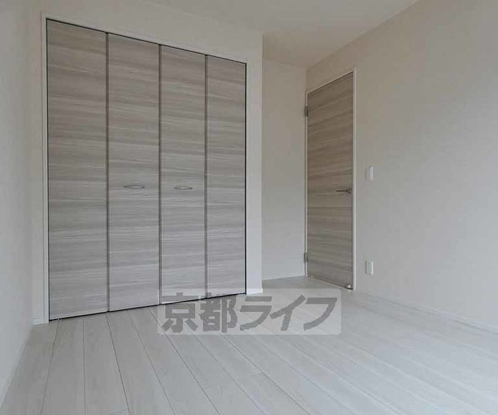 フロレゾン醍醐の居間