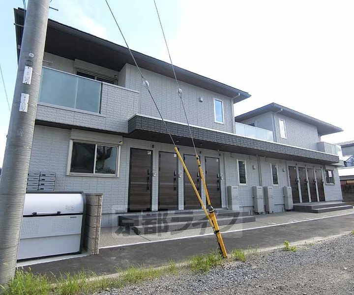 京都府京都市南区久世築山町の賃貸アパートの外観