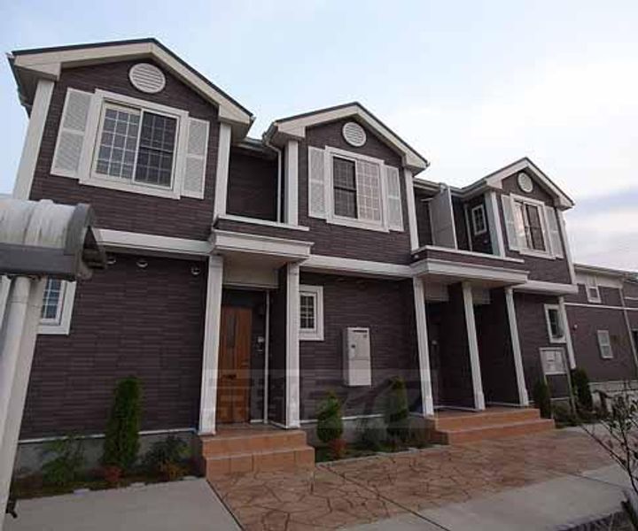 京都府京田辺市薪東沢の賃貸アパートの外観