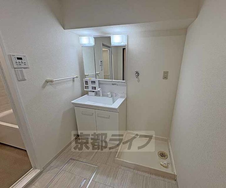 京都府京都市中京区亀屋町の賃貸マンションの内装