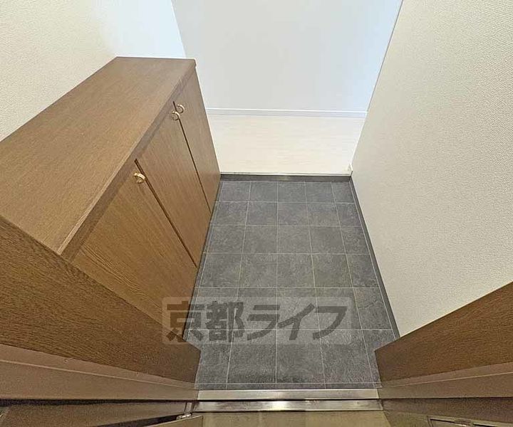 京都府京都市中京区亀屋町の賃貸マンションの玄関