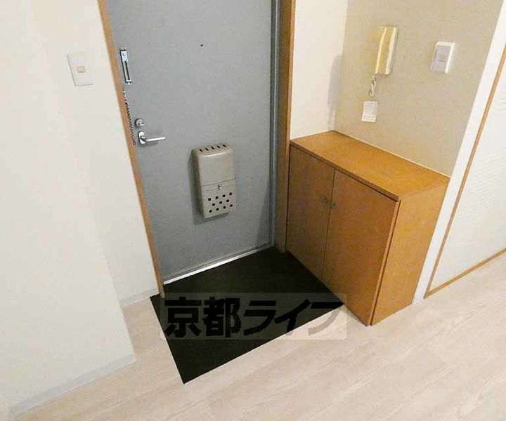 フラット717305の玄関