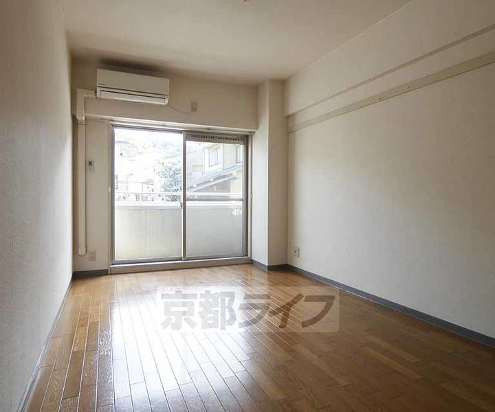 FLAT B’s207の居間