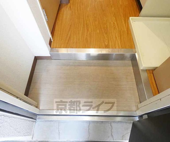 京都府京都市伏見区深草開土町の賃貸マンションの玄関