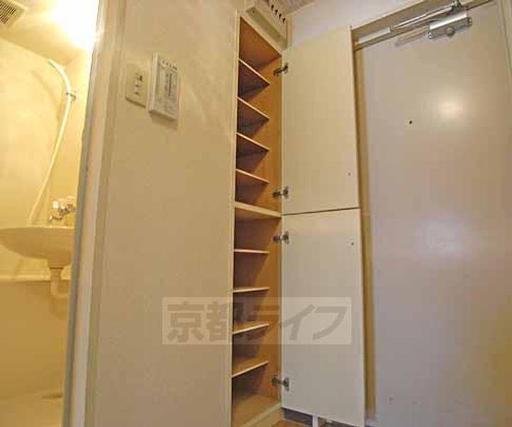 リバティー山崎304の玄関