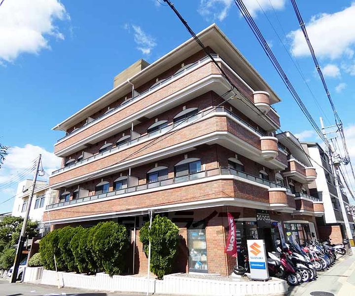 桃栄マンションの外観