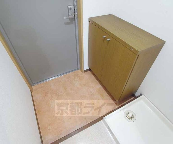 アンピール伏見桃山306の玄関