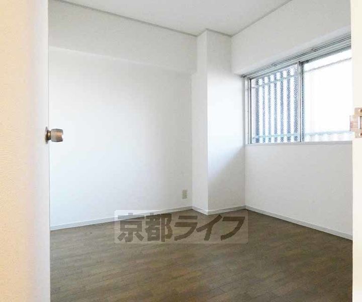 京都府京都市伏見区竹田久保町の賃貸マンションの居間