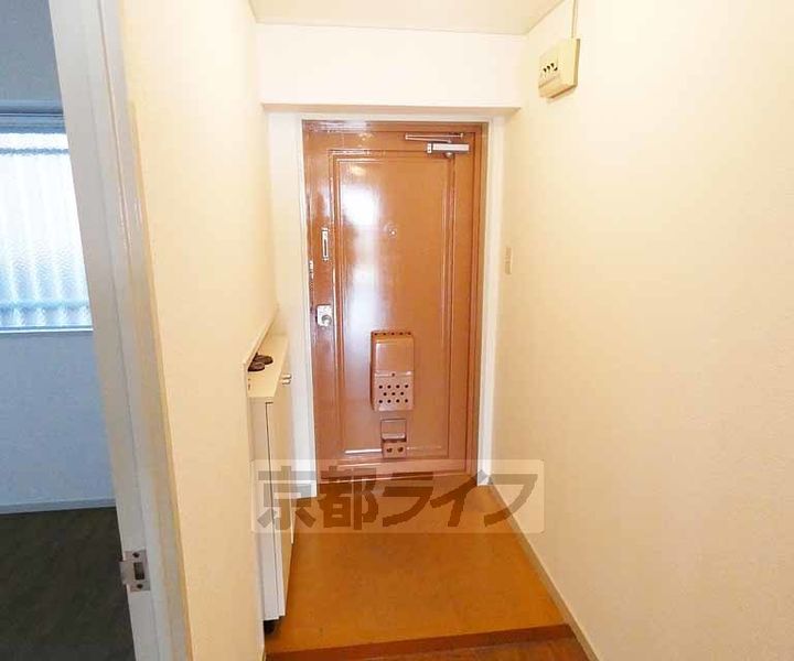 京都府京都市伏見区竹田久保町の賃貸マンションの玄関