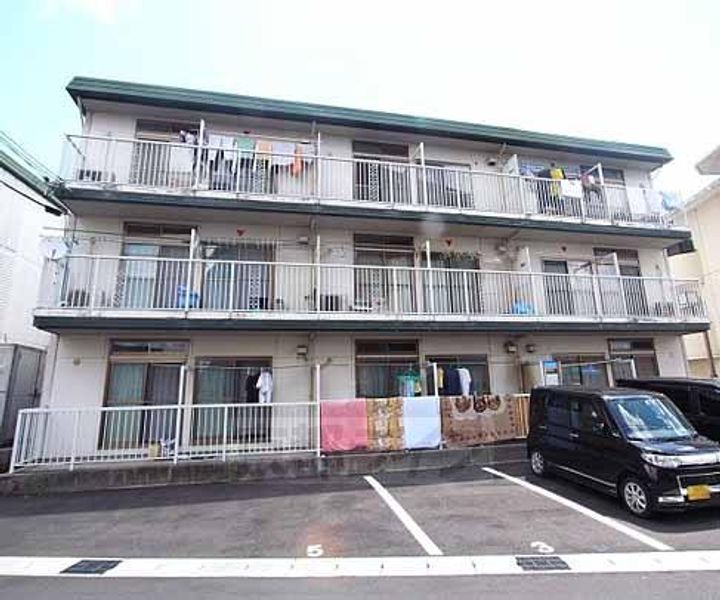 マンション幸 C棟201の外観