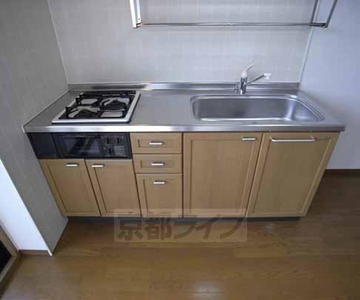 ハイカムール八科B101のキッチン