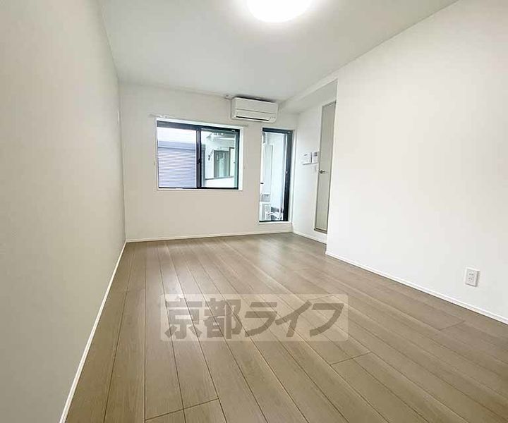 ビエノス京都花園の居間