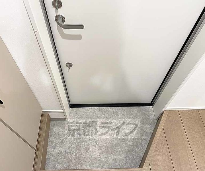 ビエノス京都花園の玄関