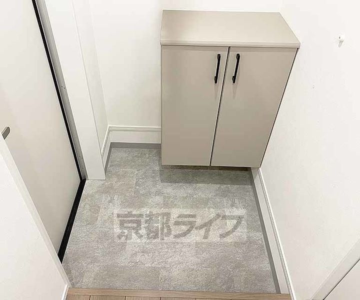 ビエノス京都花園の玄関