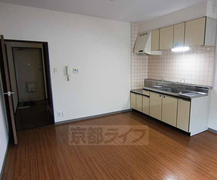 京都府京都市伏見区深草大亀谷大谷町の賃貸マンションの居間