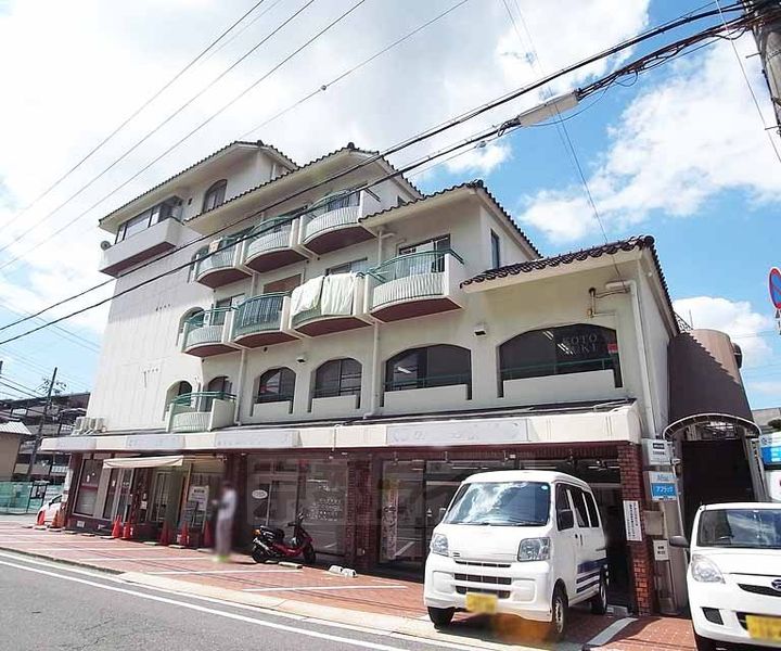 ランスロット桃山308の外観