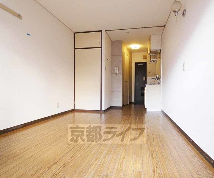 京都府京都市伏見区樽屋町の賃貸マンションの居間