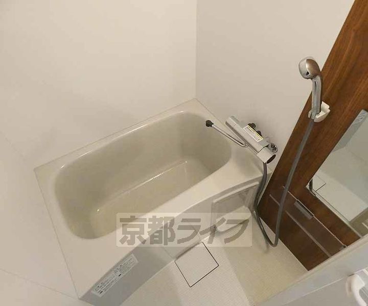 京都府京都市伏見区深草五反田町の賃貸アパートの風呂