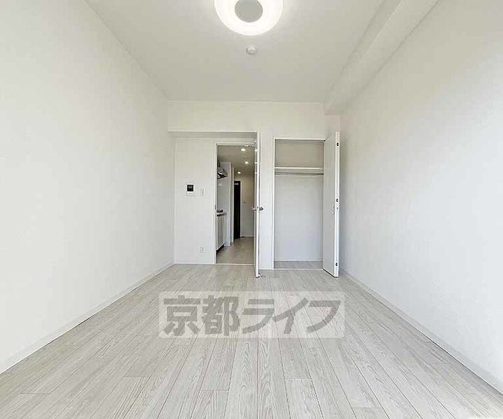 ヴィラ四条大宮の居間