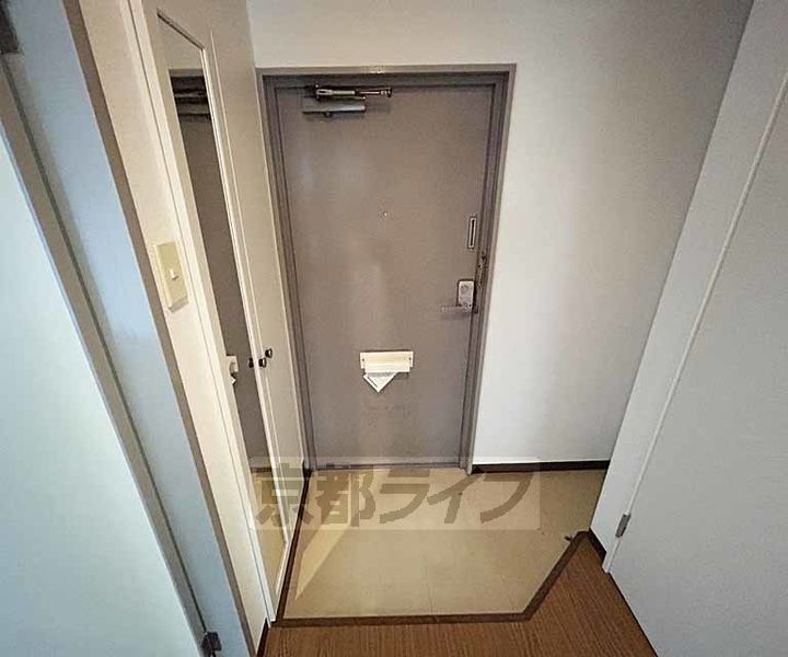 メゾンフェニックスの玄関