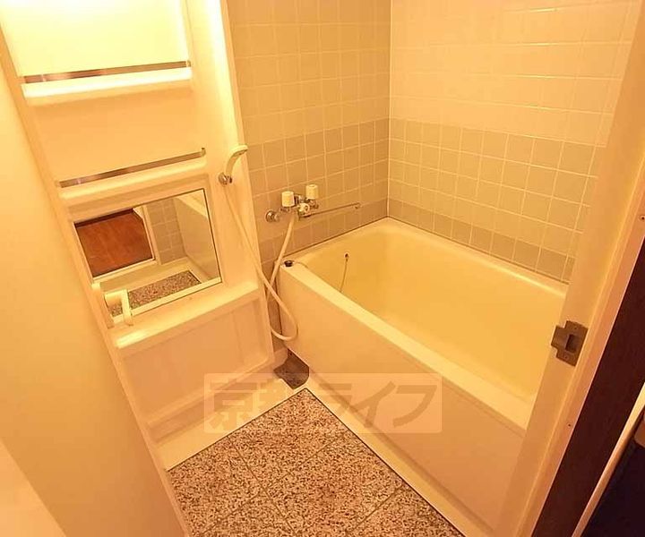 京都府宇治市木幡西浦の賃貸マンションの風呂