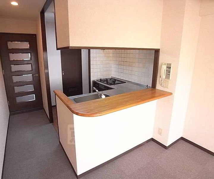 京都府宇治市木幡西浦の賃貸マンションのキッチン