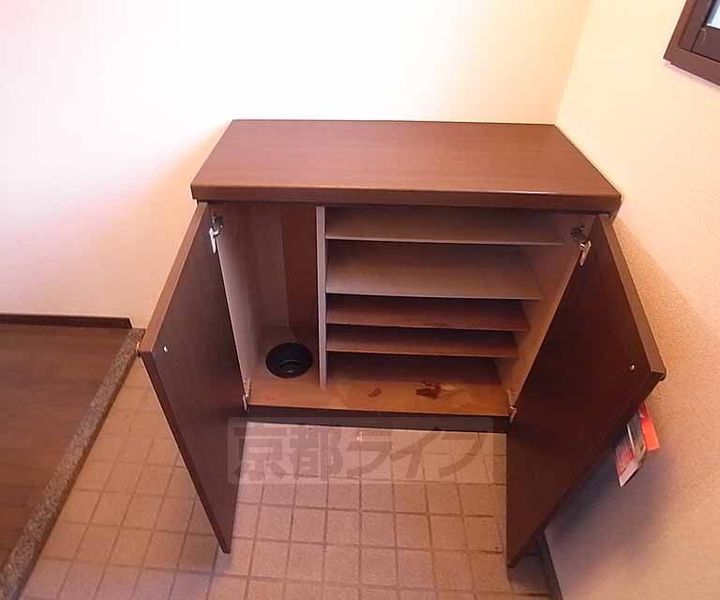 京都府宇治市木幡西浦の賃貸マンションの内装