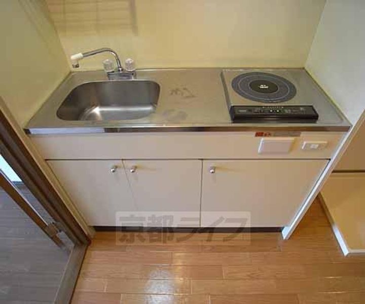 京都府京都市伏見区竹田段川原町の賃貸マンションのキッチン