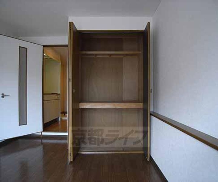 京都府京都市伏見区竹田段川原町の賃貸マンションの内装