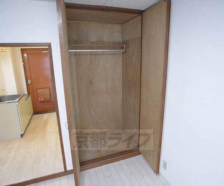 京都府京都市伏見区新町1丁目の賃貸マンションの内装