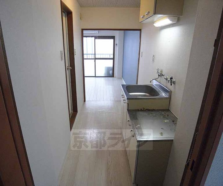 京都府京都市伏見区新町1丁目の賃貸マンションの居間