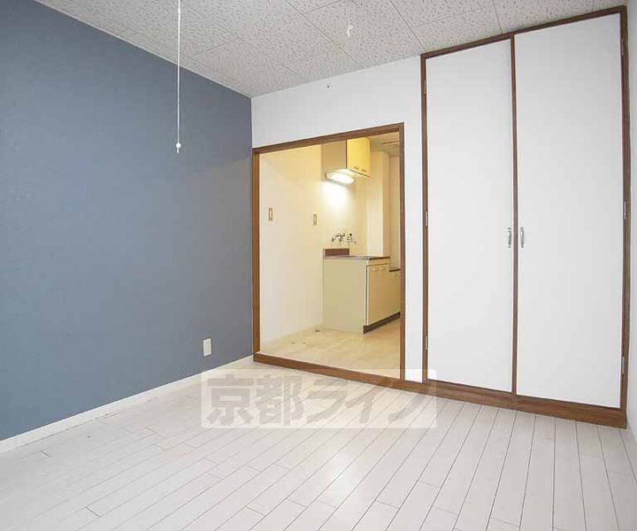 京都府京都市伏見区新町1丁目の賃貸マンションの居間