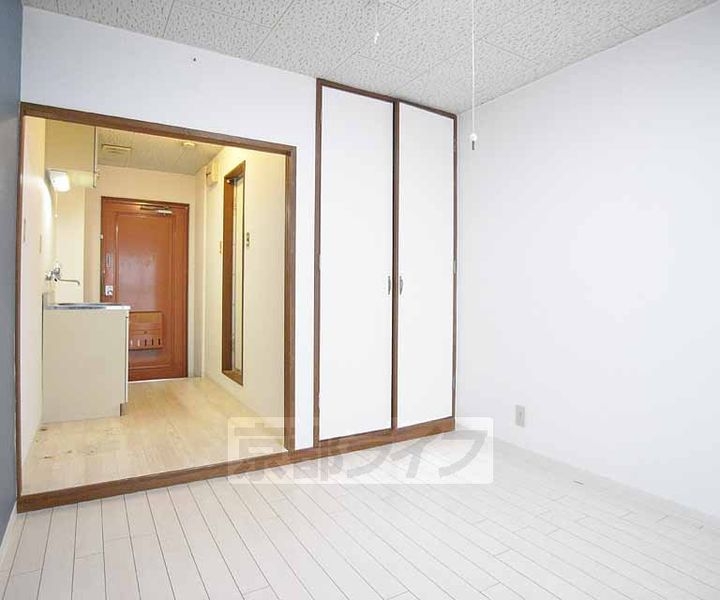 京都府京都市伏見区新町1丁目の賃貸マンションの居間