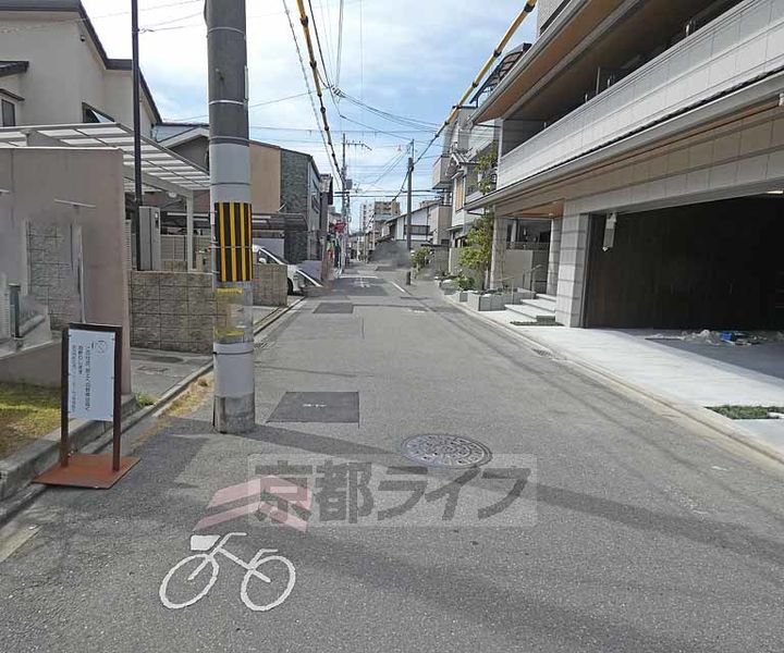 アウスレーゼ御所302の周辺