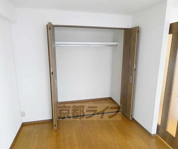 京都府京都市伏見区深草大亀谷西寺町の賃貸マンションの内装