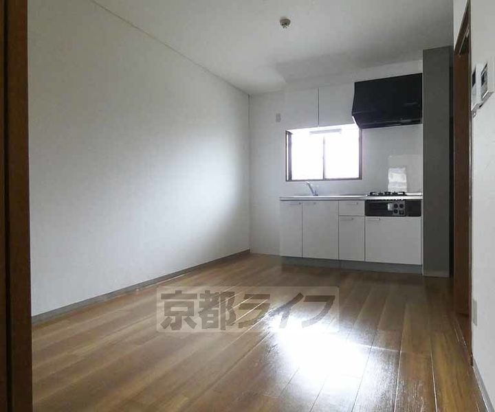 シティハイツ北村105の居間