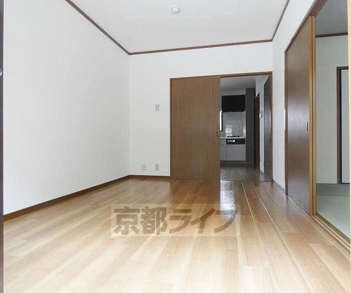 シティハイツ北村105の居間