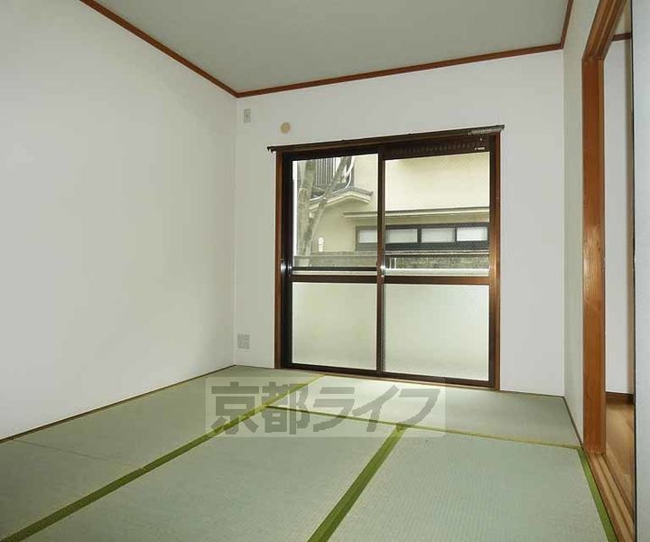 シティハイツ北村105の居間