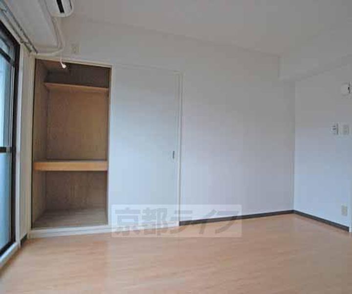 ハイツ北芳1Aの内装