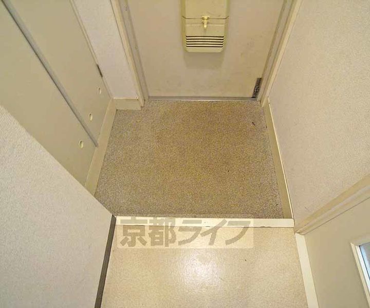 ハイツ北芳1Eの玄関